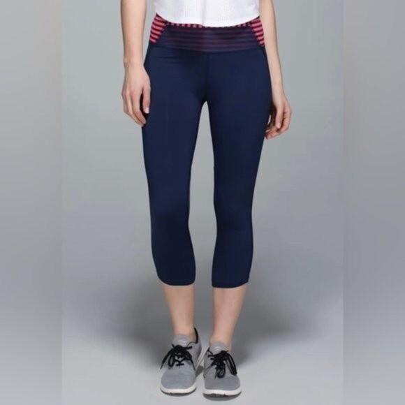 Lululemon Pace Pusher Crops in Reflective Deep Navy Stripe Electric Coral Size 4 - Picture 1 of 10